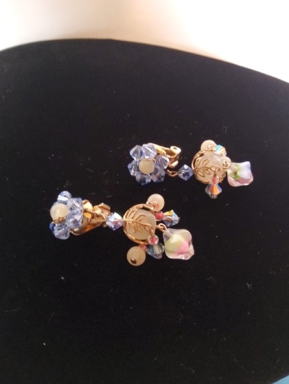Vintage 1960s Vendome Cluster Dangle Clip-on earrings.